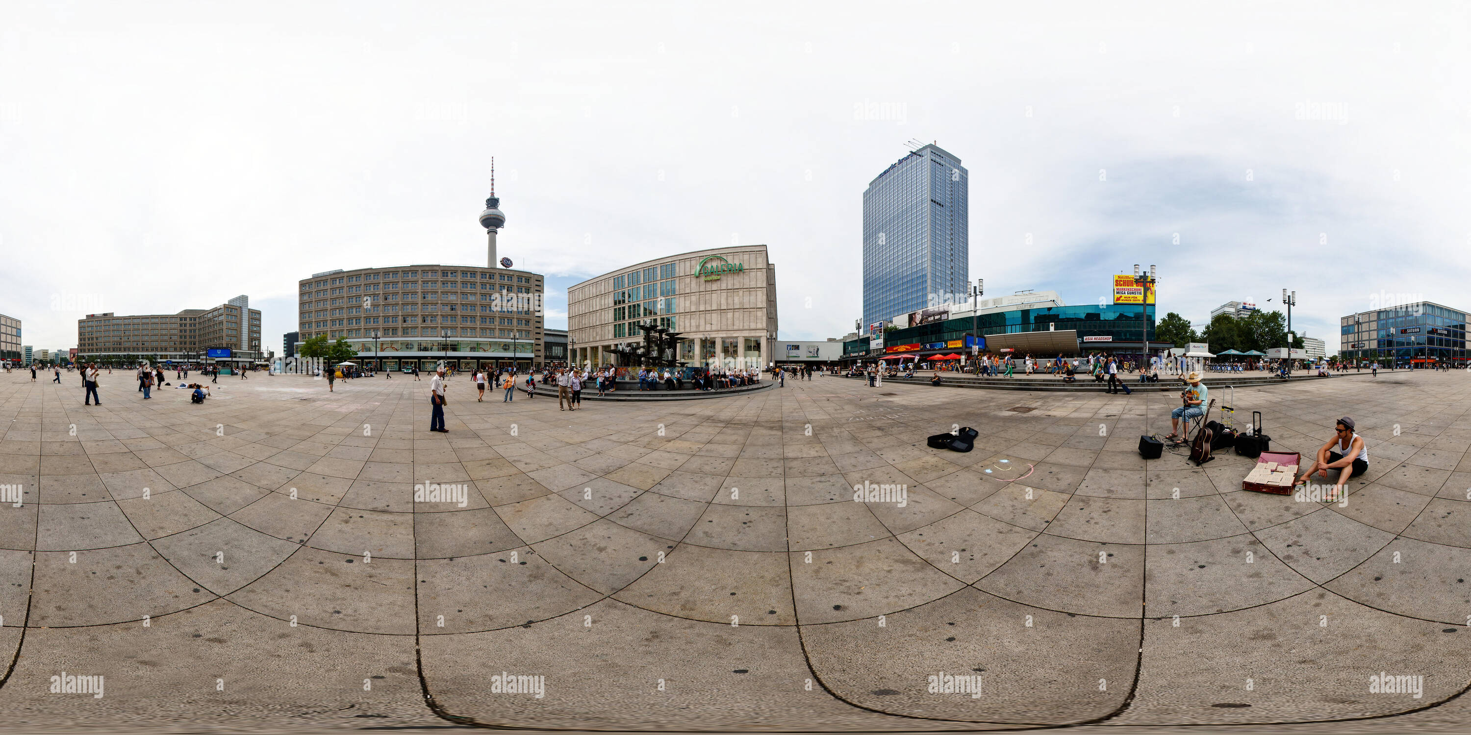 Visualizzazione panoramica a 360 gradi di Berlino - Alexander Platz in un 360 gradi panorama sferica