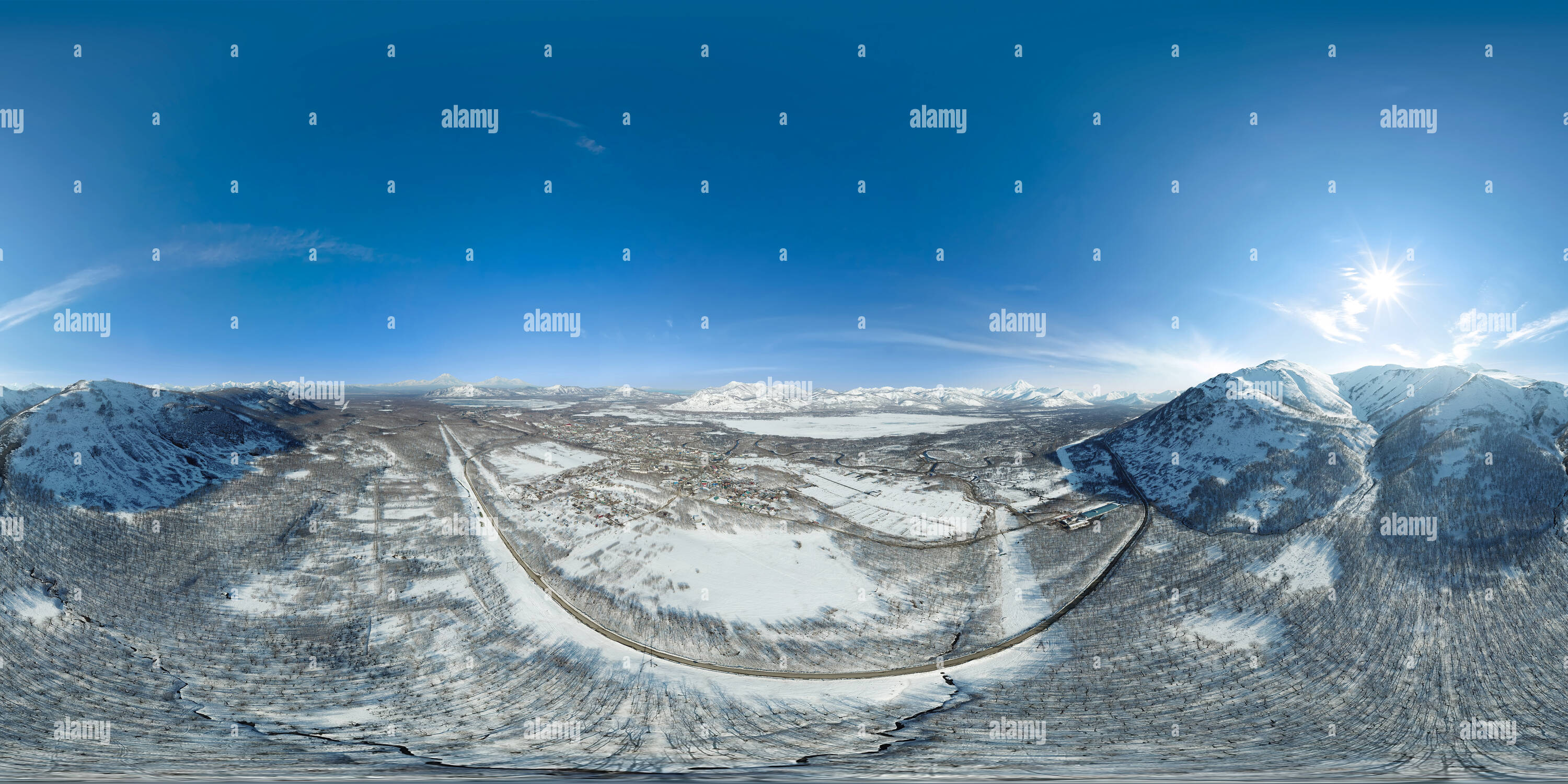 Visualizzazione panoramica a 360 gradi di Montagna Chirelchik 400 metri