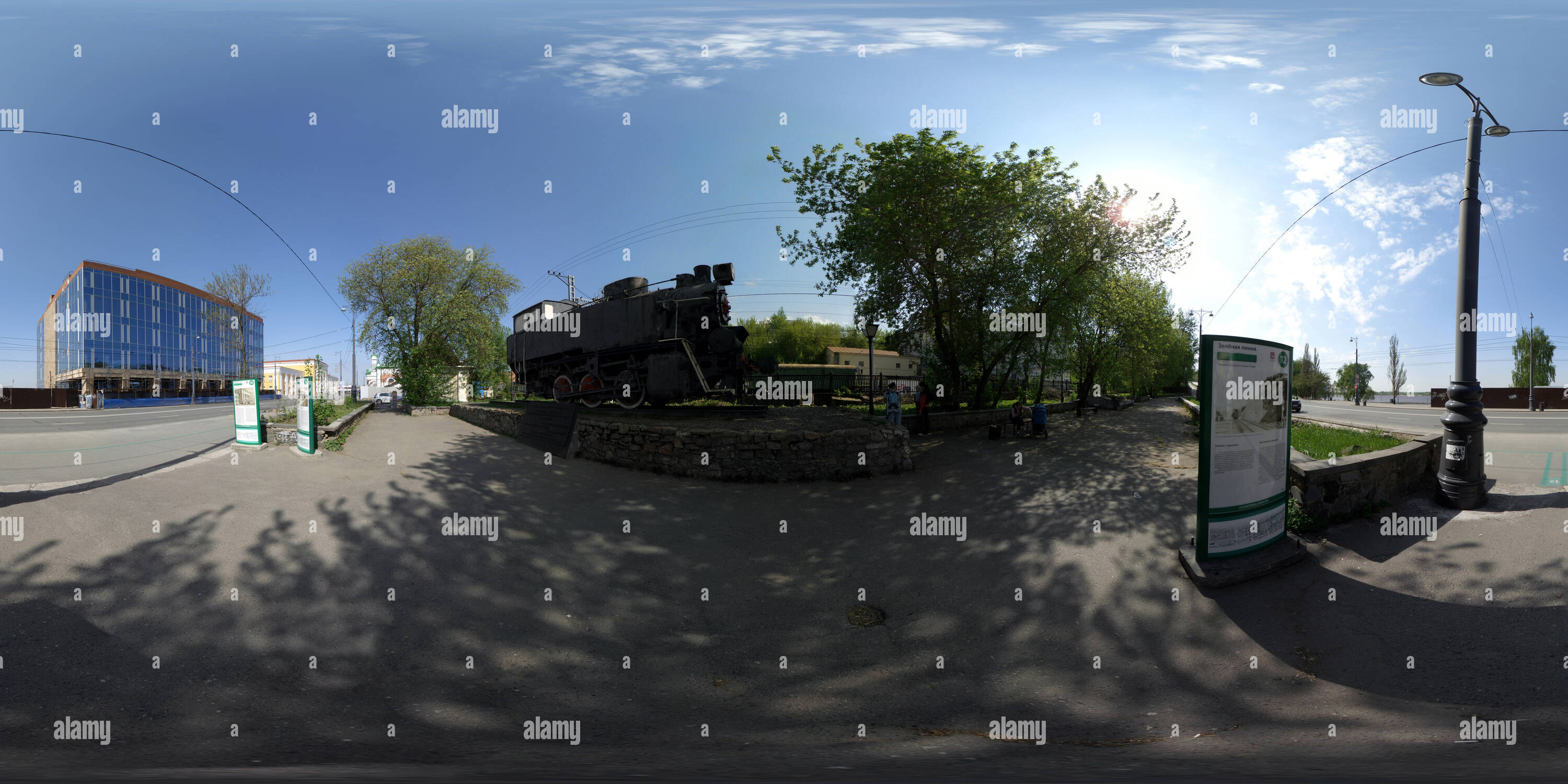 Visualizzazione panoramica a 360 gradi di Паровоз-памятник на Монастырской