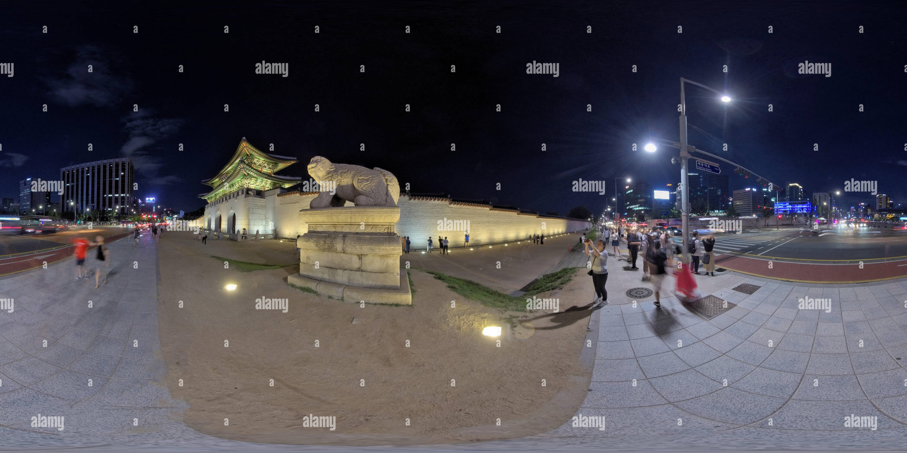 Visualizzazione panoramica a 360 gradi di Seoul, Corea del Sud - 22 Giugno 2019 360 gradi panorama di Gyeongbokgung Palace e Centro citta'.