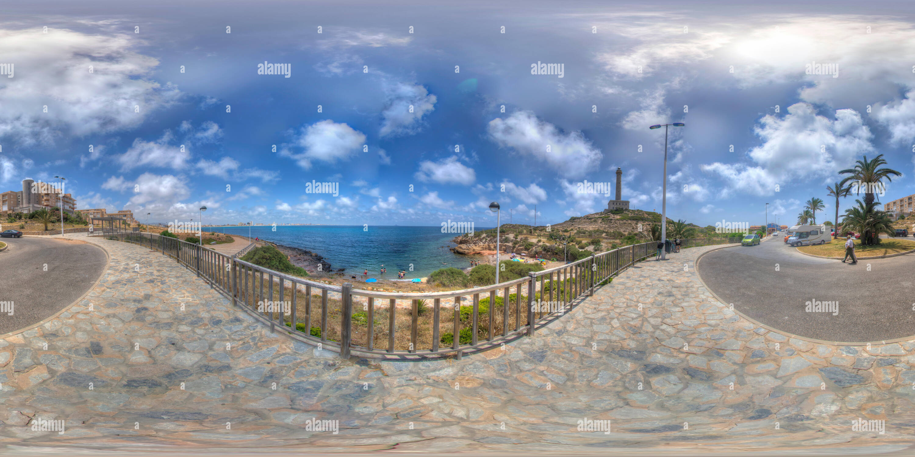 Visualizzazione panoramica a 360 gradi di 360° immagine del faro e spiaggia di Cabo de Palos in Murcia Spagna