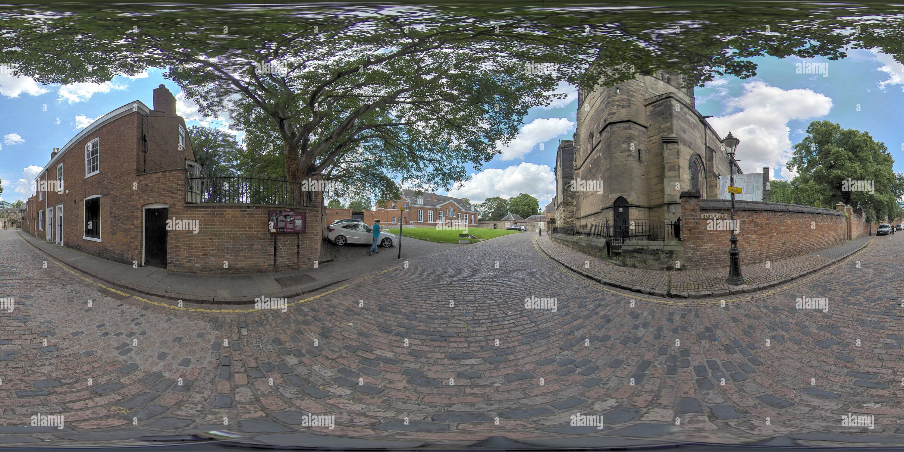 Visualizzazione panoramica a 360 gradi di Coccolate la strada per Castle View, Leicester.