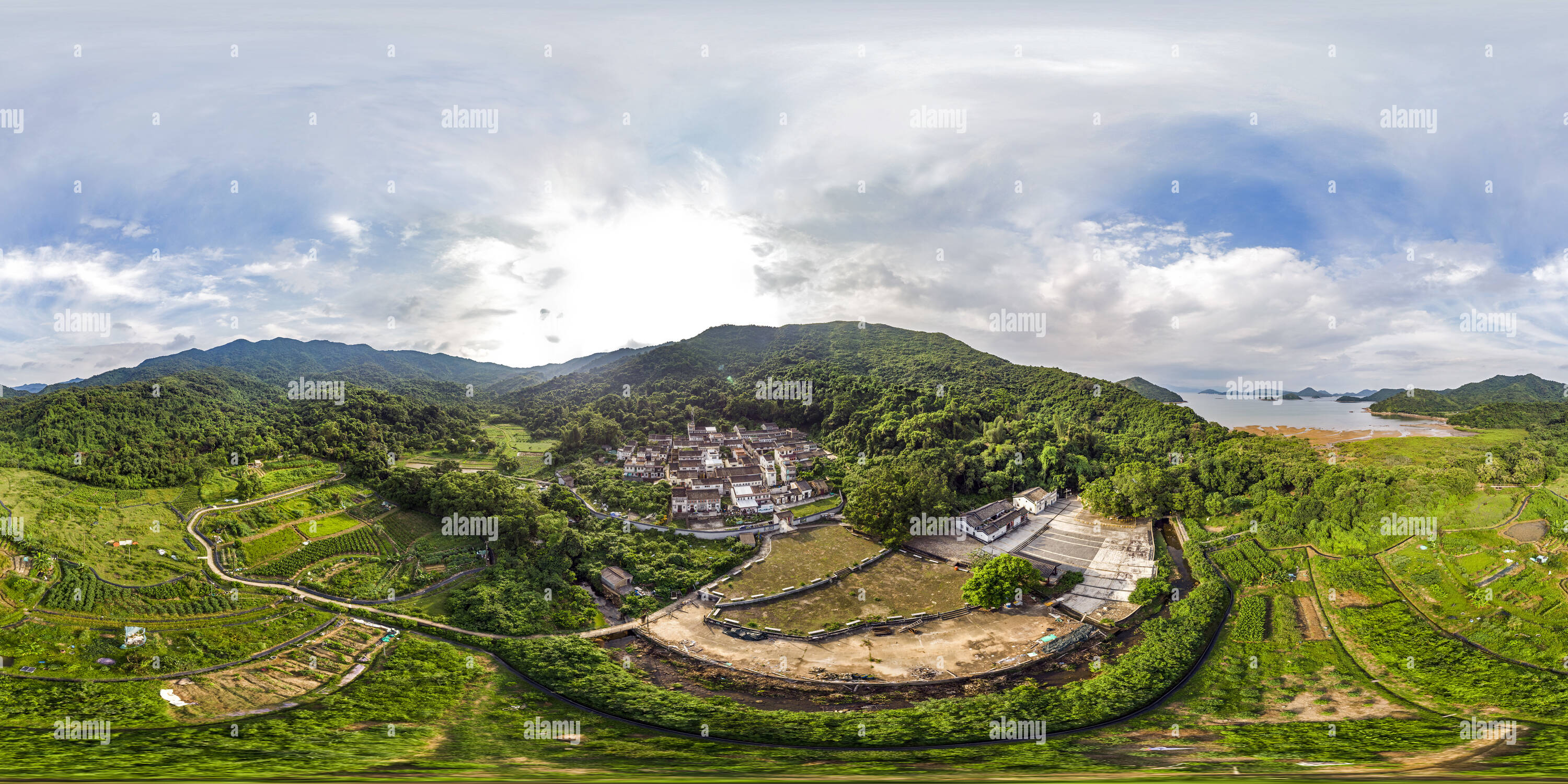 Visualizzazione panoramica a 360 gradi di Lai Chi Wo Villaggio Hakka(大埔荔枝窩村), Plover Cove paese, Tai Po, HK